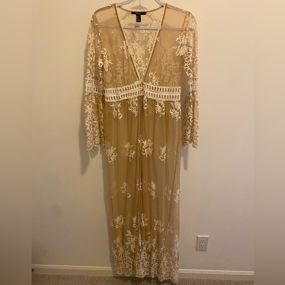 Gorgeous Forever 21 Cream Lace Coverup- Small